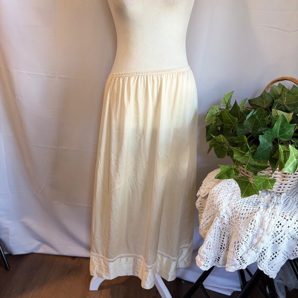 Cottage Coquette Vintage Cream Maxi Half Slip Lace Trim Antron III Nylon L
